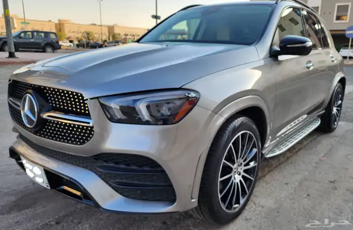 مرسيدس GLE350 2021 لون ذهبي نايت باكج 10