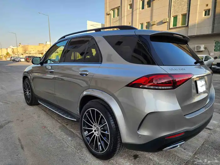 مرسيدس GLE350 2021 لون ذهبي نايت باكج 7