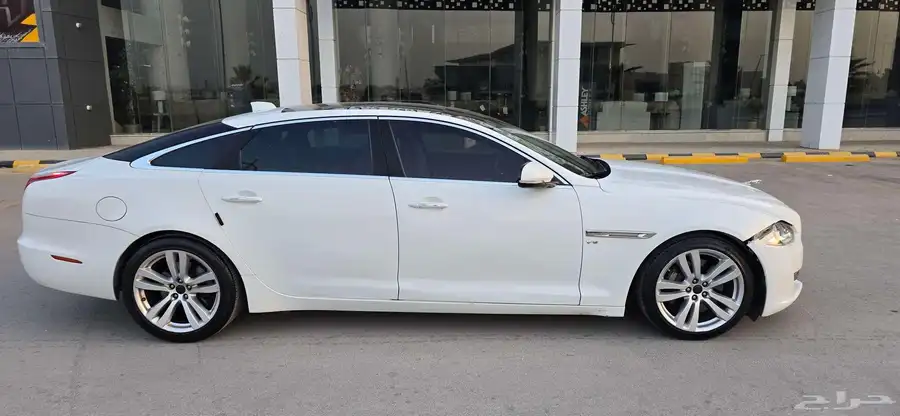 جاكوار xj l للبيع او البدل المناسب 3