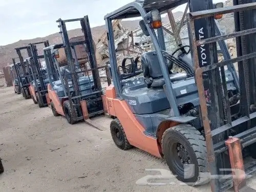 Forklift for monthly rent with driver رافعة شوكيه للايجار 2