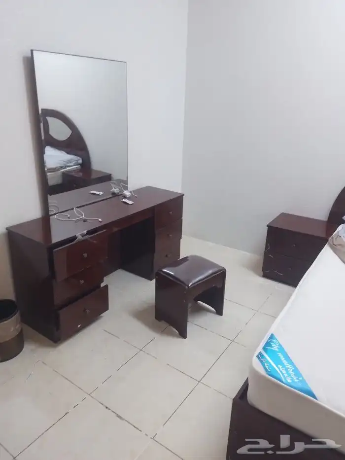 غرفة نوم استخدام خفيف ونظيفة 1