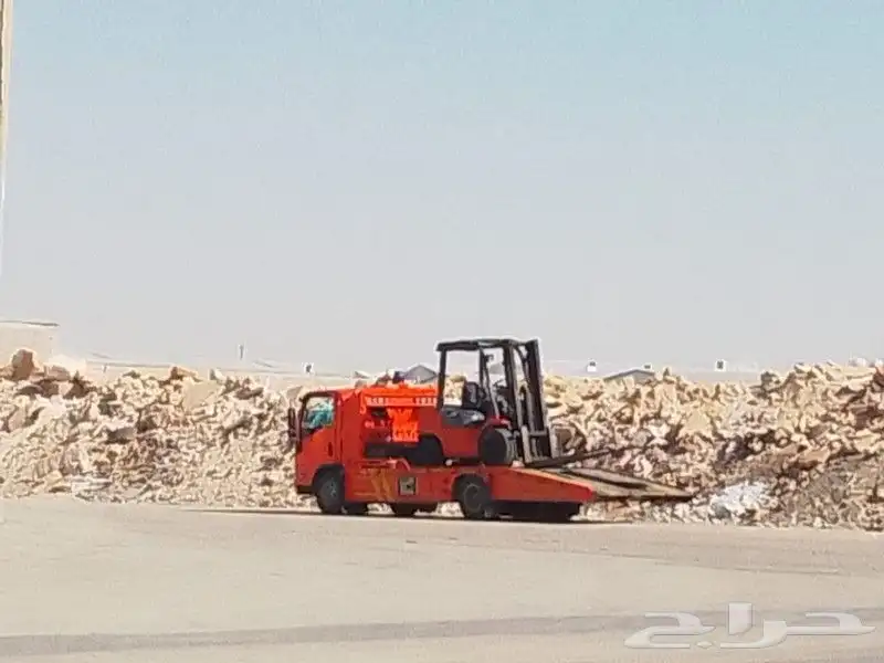 Forklift for monthly rent with driver رافعة شوكيه للايجار 1