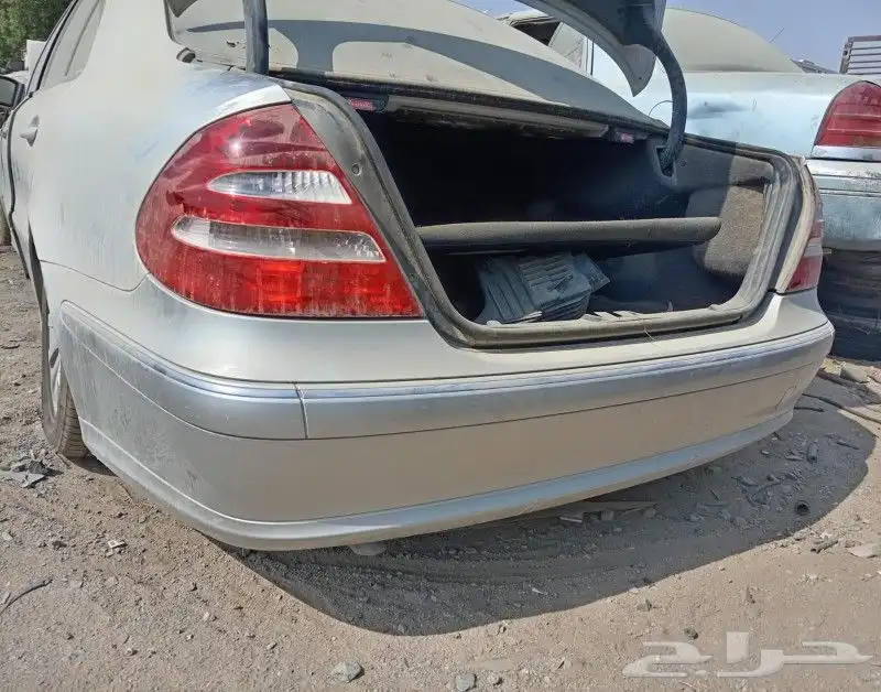 صدام خلفي ابو عيون W211 2005 0