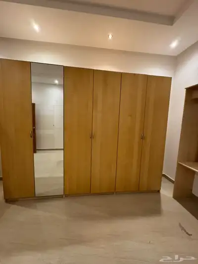 دواليب مع تسريحة 1