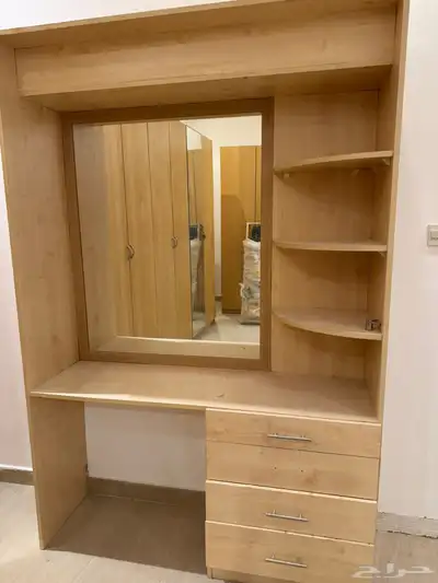 دواليب مع تسريحة 0