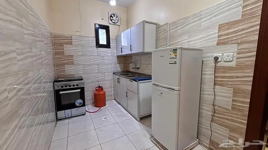 شقق سكنية للإيجار بالطائف طريق المطار مكونه من 2غرف مفروشة 3