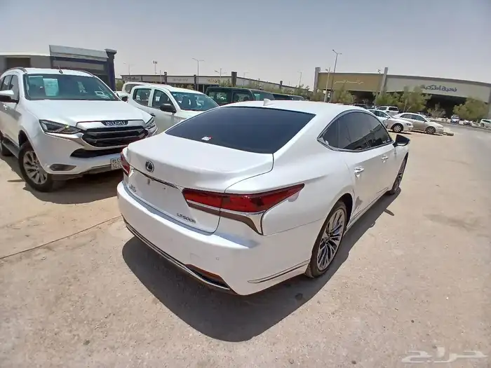 لكزس LS500 هايبرد 6
