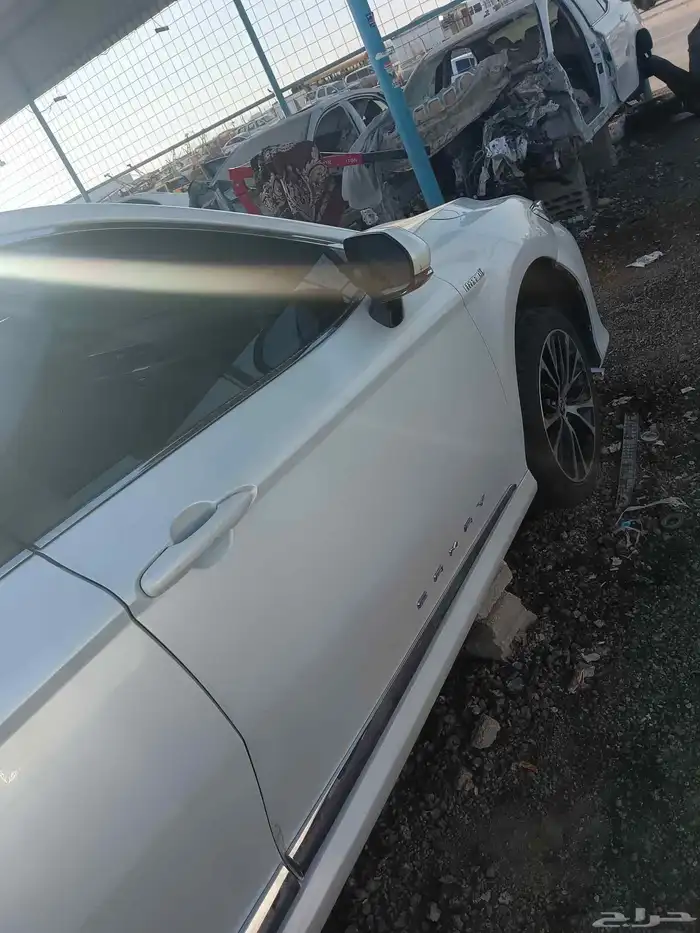 تشليح كامري 2020 هايبرد لبيع قطع غيار فقط 4