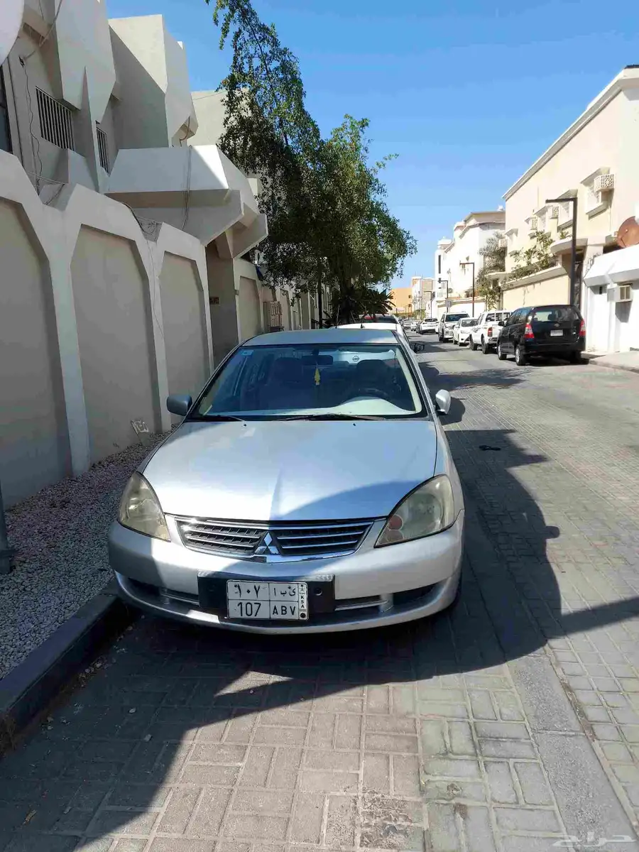 لانسر 2007 تحمل لوحة مميزة 0