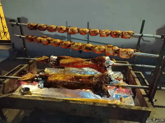 عثماني  عند الطلب يتم تقديم   رز بشاور بالزبيب و المكسرات 4