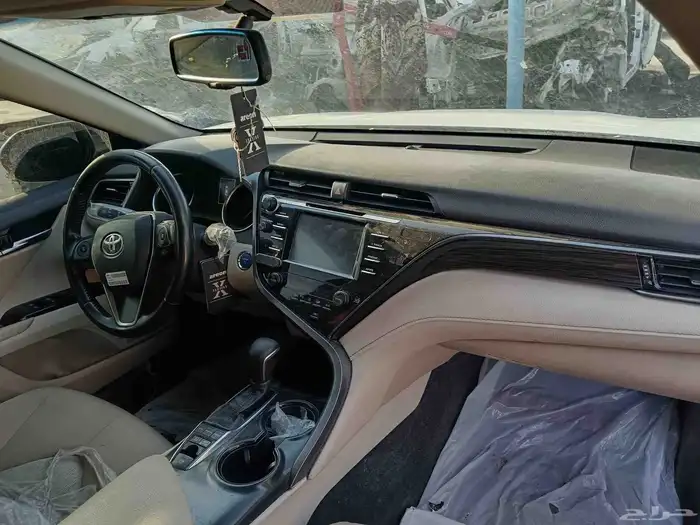 تشليح كامري 2020 هايبرد لبيع قطع غيار فقط 3