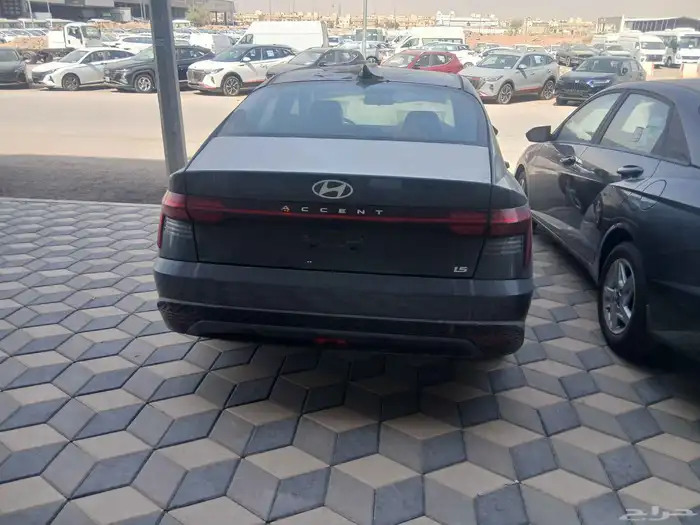 اكسنت. فليت. 2025 4