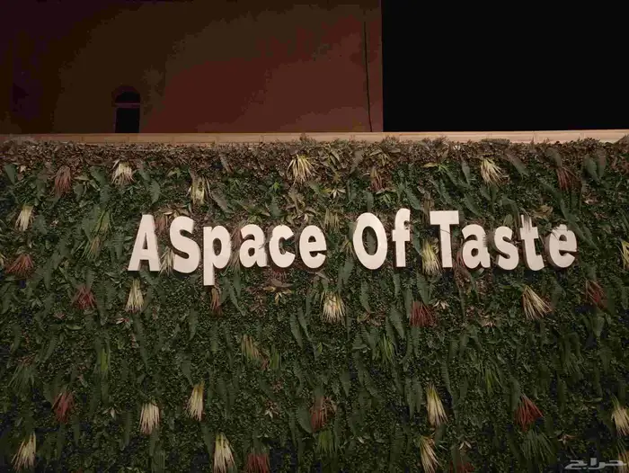 لوحات حروف وكلادينج وأسوار مشاريع ومطبوعات وبنر وستيكر هدايا 15