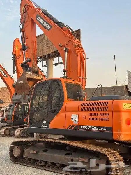 دنابر للأيجار 2023 الحجم 745 وجميع المعدات بوكلينات وشيولات 4