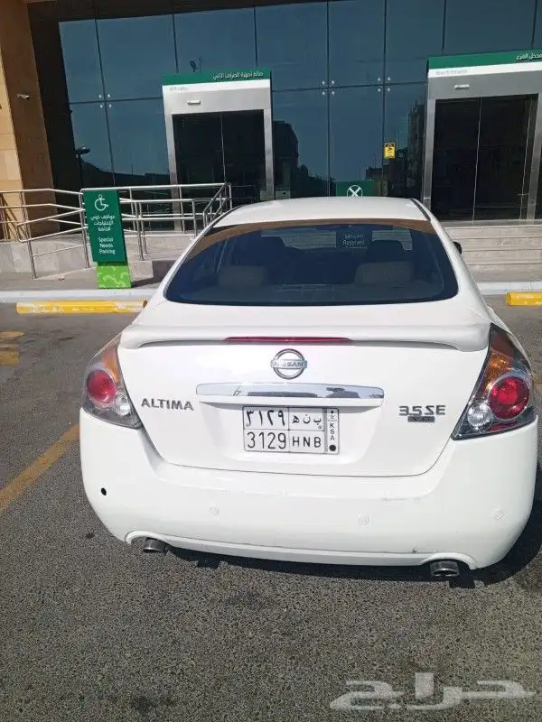سياره نيسان 4