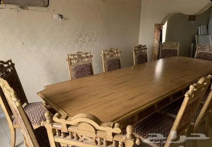 طاولة طعام 2