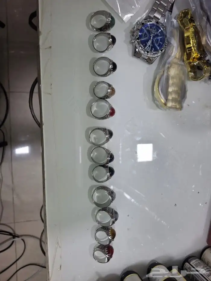 خواتم و مسباح و 6 ساعات للبيع لم تستخدم بي غراطيسه 1