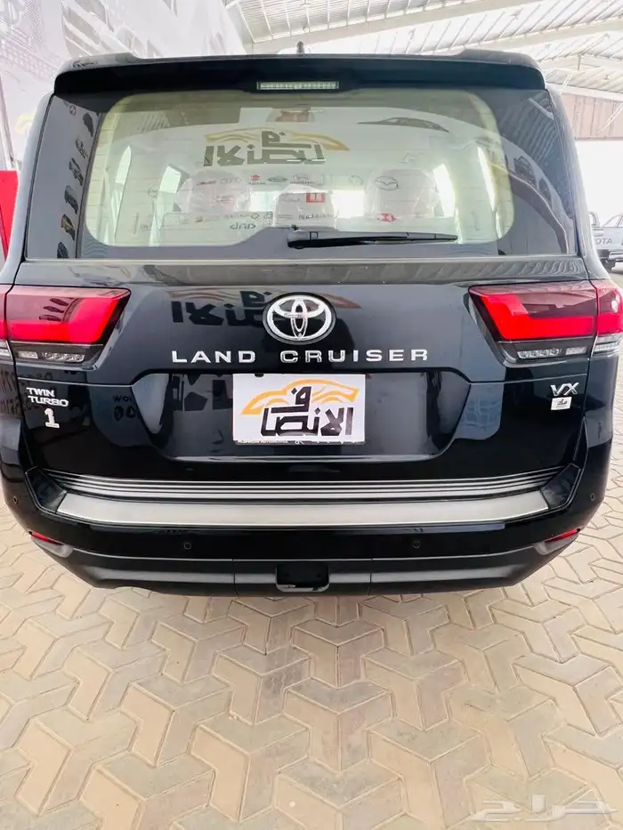 لاند كروزر VX خليجي 2025 1