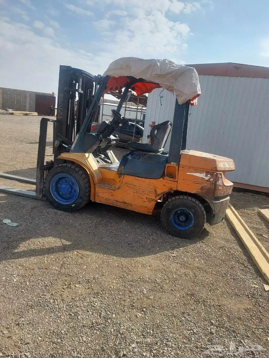 forklift and cranes for rent 2