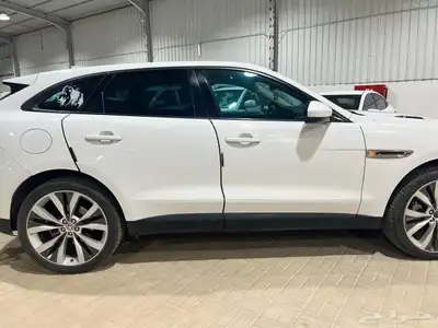 جاكوار Fpace 2018 28