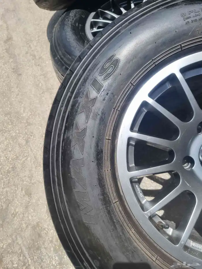 كفرات بلون الكفرات نضيفه مره على الشرت مع جنوط بريد 9