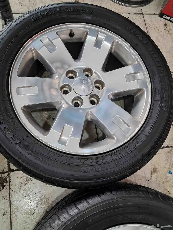 طقم جنوط يوكن 2010 مقاس 20 اصليه وكاله خلق جديد 2