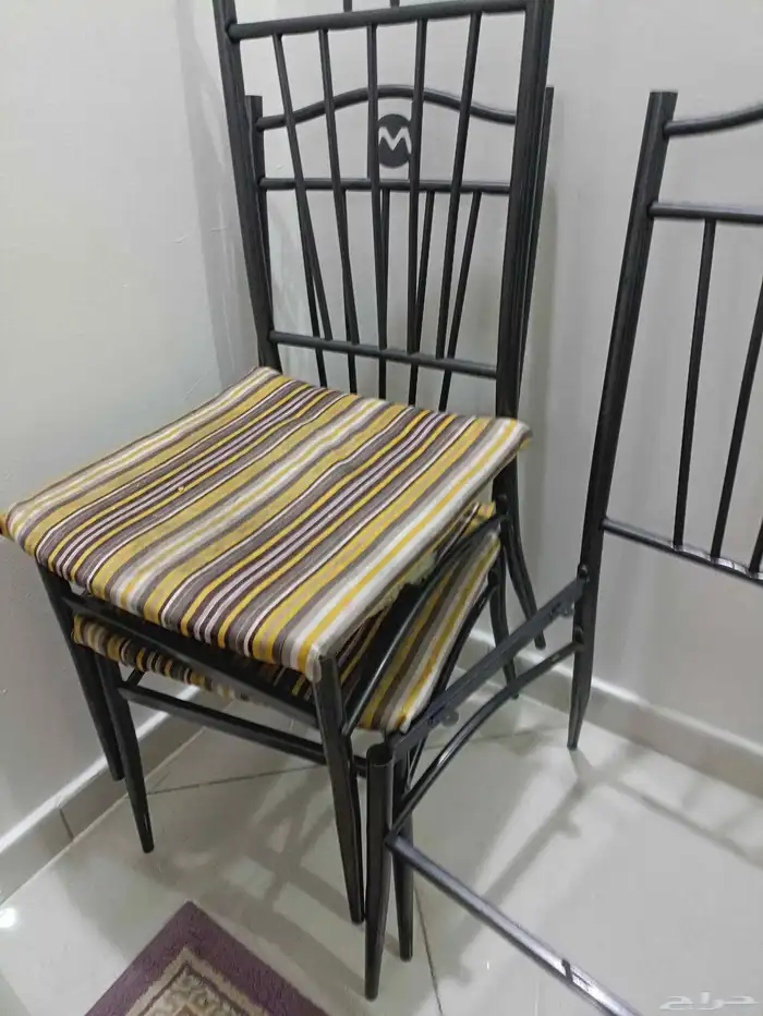 طاولة طعام 1