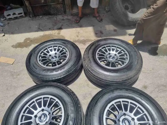 كفرات بلون الكفرات نضيفه مره على الشرت مع جنوط بريد 2