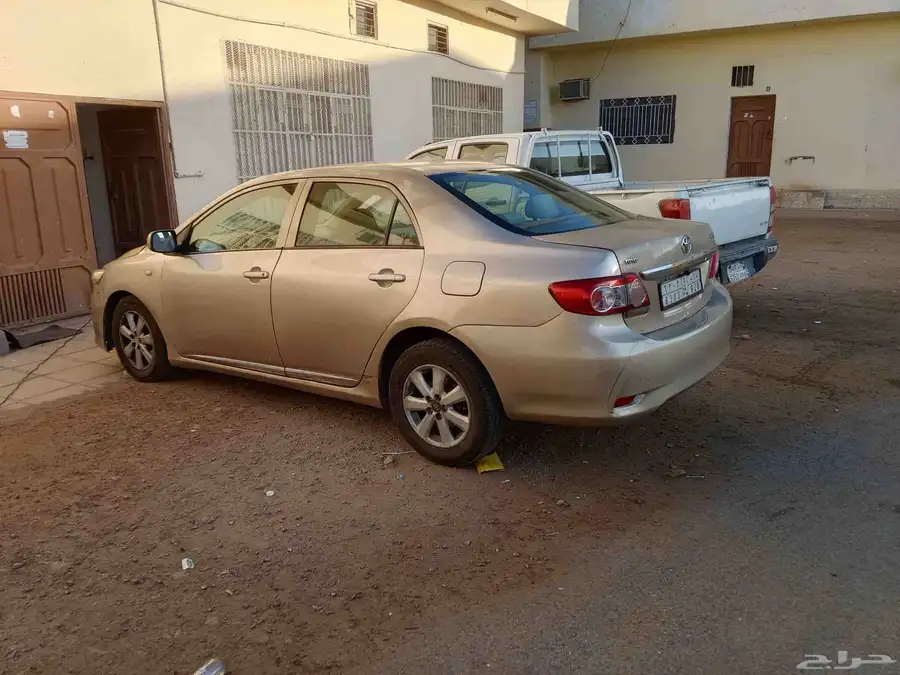 TOYOTA CROLA 2012 GAIR MANUAL CONDITION IS GOOD 2