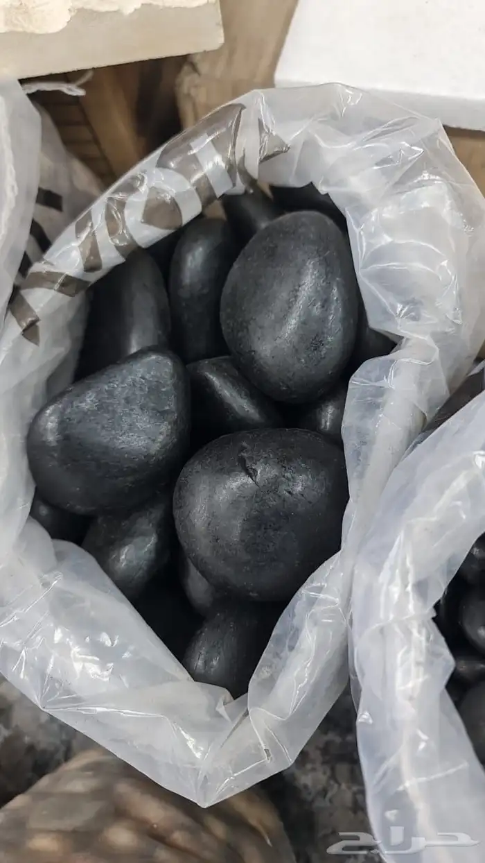 بحص ابيض واسود ولامع وعسلى 3
