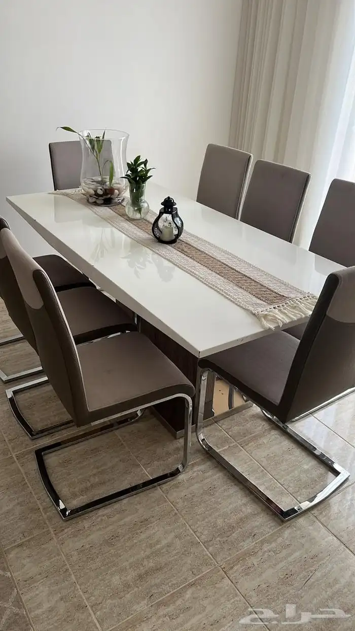 طاولة طعام للبيع 1
