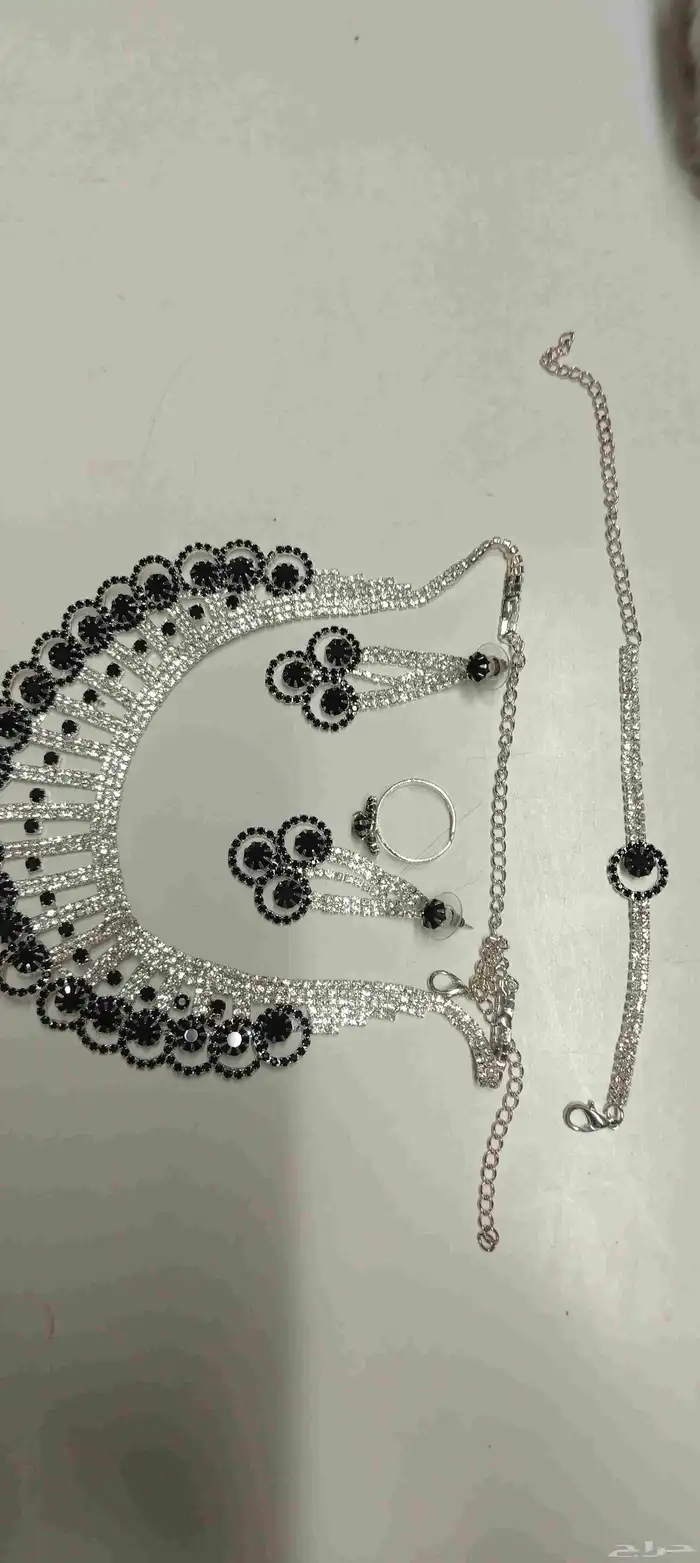 طقم مع 4 نظارات 0