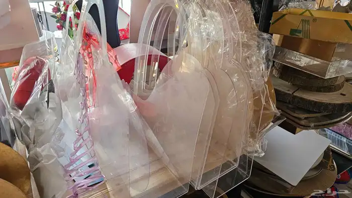 اغراض بظاعة محل ورود.. تبيع المحل باقي البظاعه 14