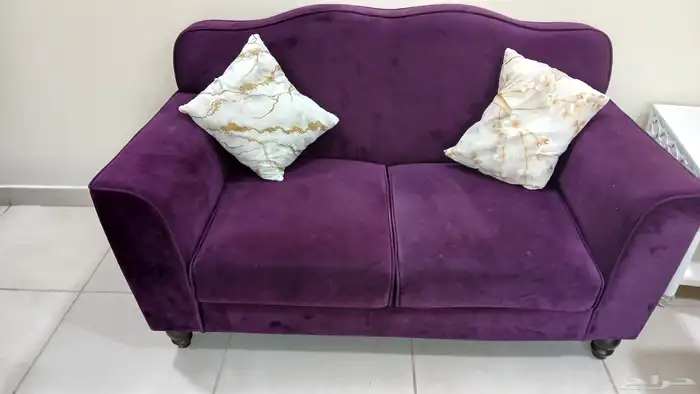 طقمين كنب مخمل من هوم سنتر11 نفر للبيع 4