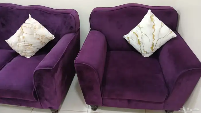 طقمين كنب مخمل من هوم سنتر11 نفر للبيع 0