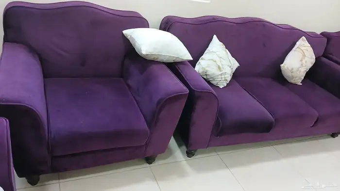 طقمين كنب مخمل من هوم سنتر11 نفر للبيع 1