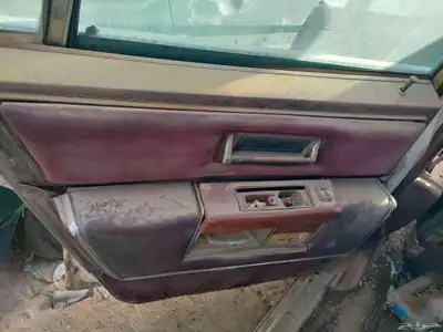 مراتب وكراسي أولدزموبيل عنابي 9