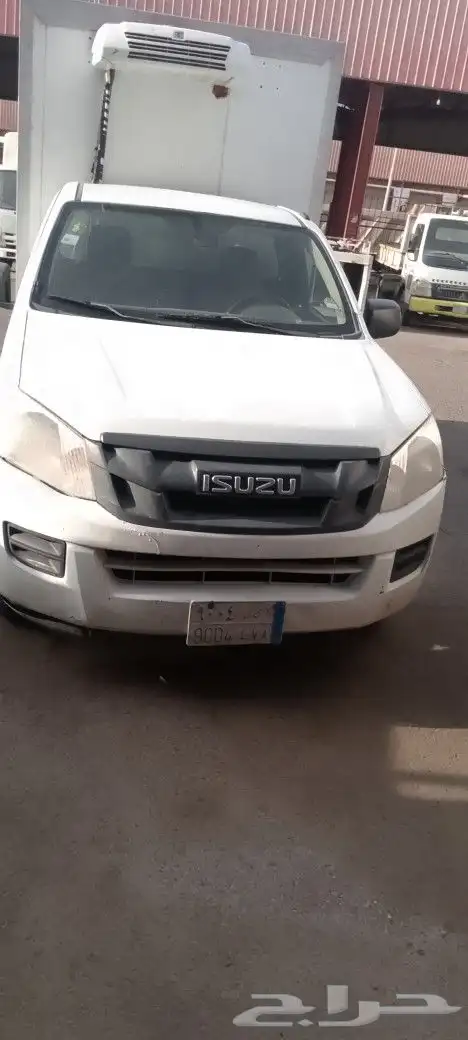 وانيت اسوزو عليها حافظه تبريد تجميد ثيرمو كينج v300 موديل 20 3