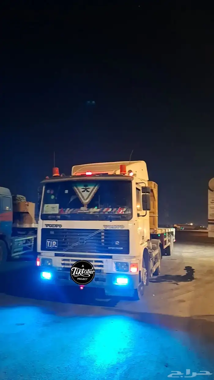 تريلا مع السطحة للمشاوير داخل العارضة 0