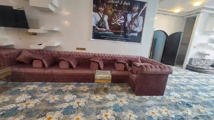 تنجيد وتفصيل كنب ومجالس عربيه مساند ستائر 14