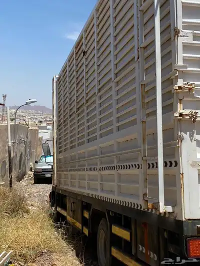 شاحنة مان موديل 97 للآجار الشهري من دون سائق صندوق كبير . 2
