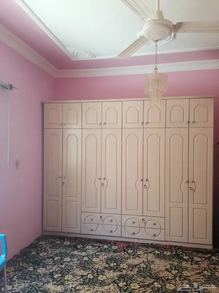 اثاث منزلي مستعمل للبيع الموقع العيينة الرياض 1