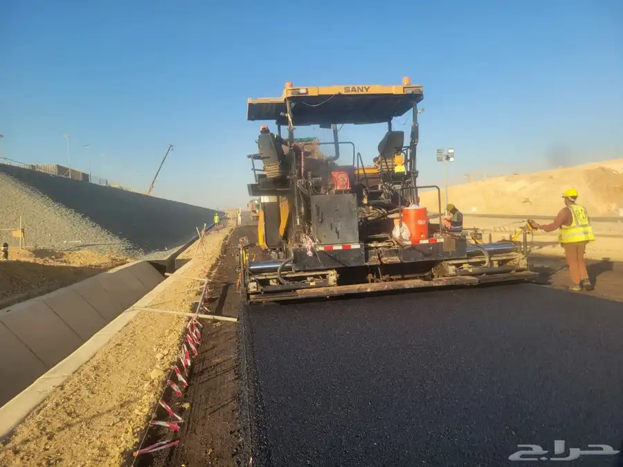 معدات اسفلت لايجار نيوم شرمه البدع ضباء تبوك 0
