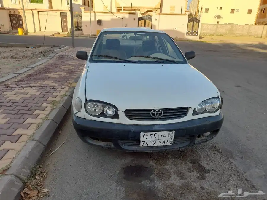 كورولا موديل 2000 موجود في تيماء السيارة طيبة 8