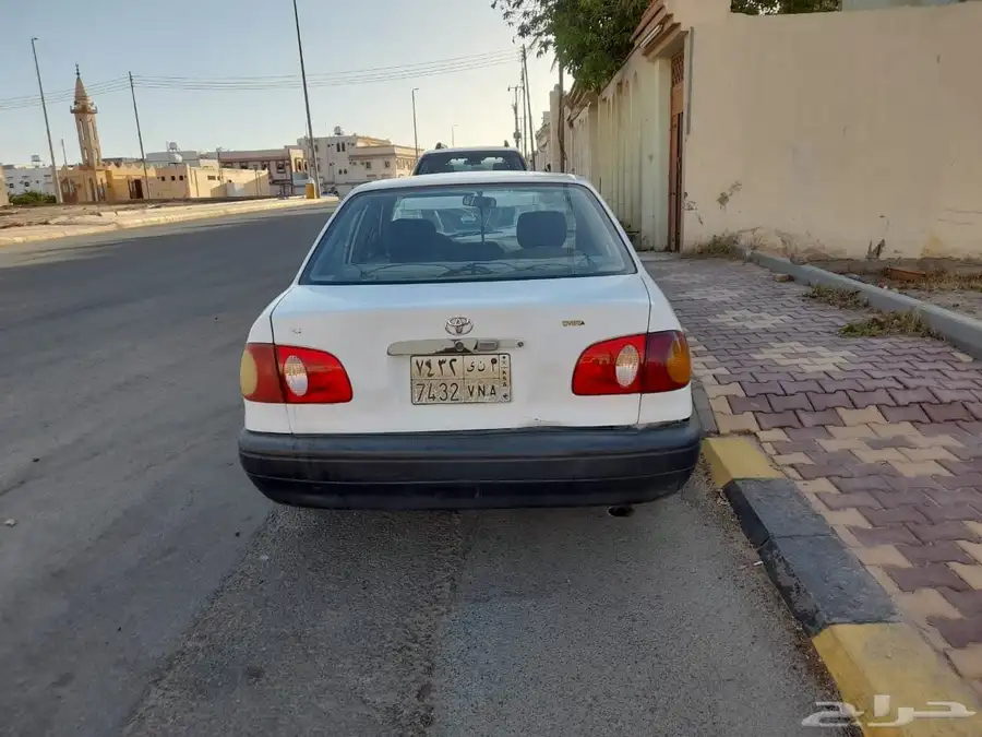 كورولا موديل 2000 موجود في تيماء السيارة طيبة 7