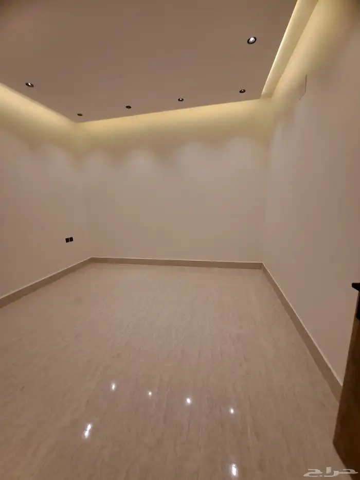 ادوار كل دور بصك مساحة 300 السعر 660 10