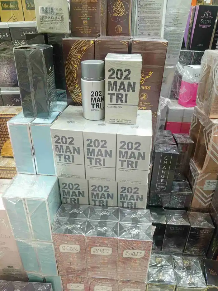 حبتين عطر ب25ريال والثالث مجاني 5