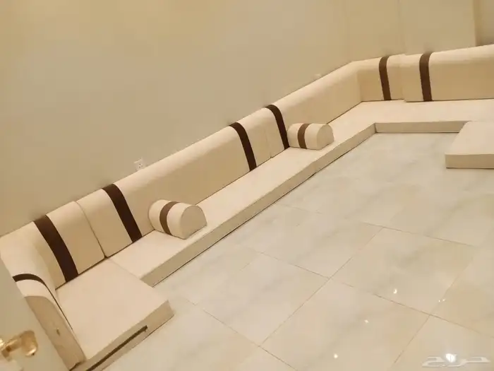 تنجيد وتفصيل كنب ومجالس عربيه مساند ستائر 7