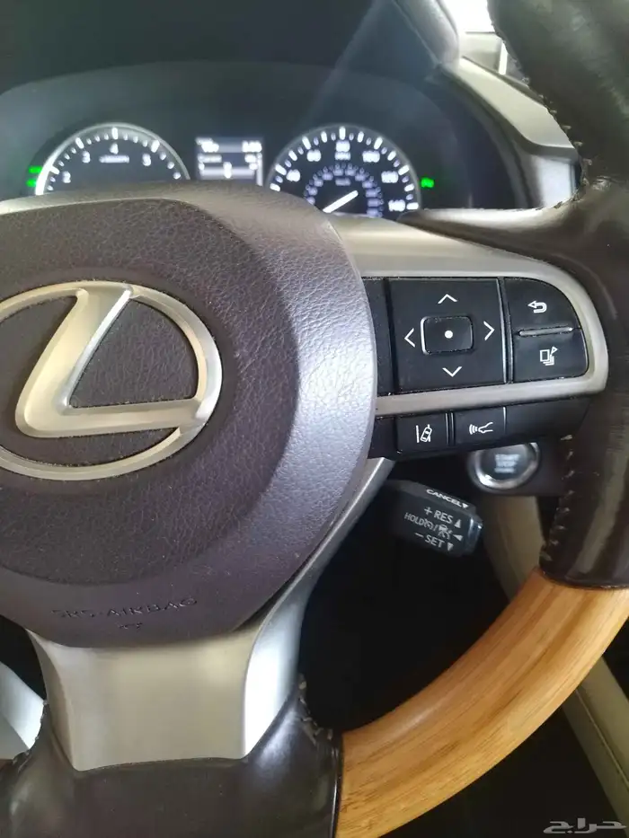 2017 لكزس RX350 32