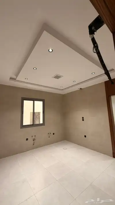 شقة للايجار مكونه من 5 غرف حي الريان جديده 5